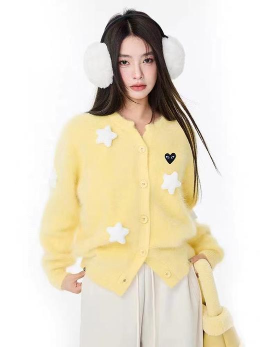 D120845甜美圆领设计黑色爱心黄色针织开衫 商品图0