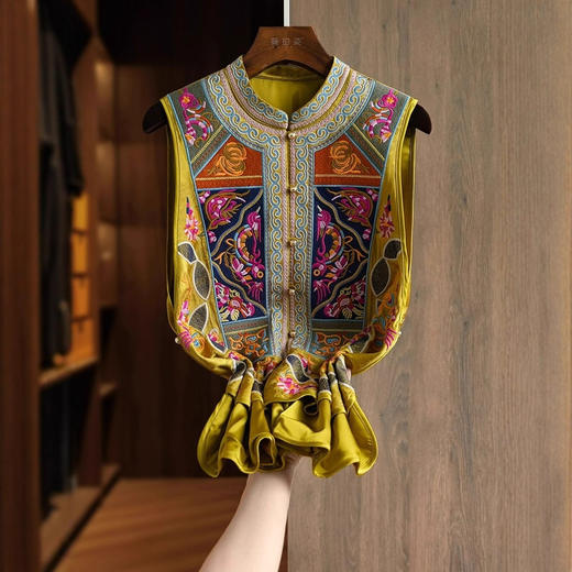 丁摩 黄色重工国潮风刺绣新中式马甲女坎肩独特超好看外穿上衣5ZF-4854 商品图1