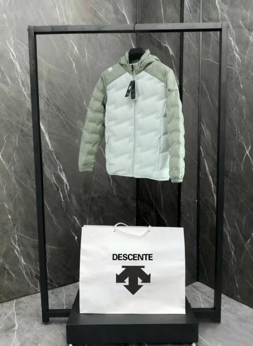 D120823冬新款防风防水连帽轻薄羽绒服男女同款 商品图2