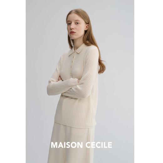 MAISON CECILE 奶白羊毛软糯坑条纹肌理优雅polo领牛角扣针织上衣 商品图2