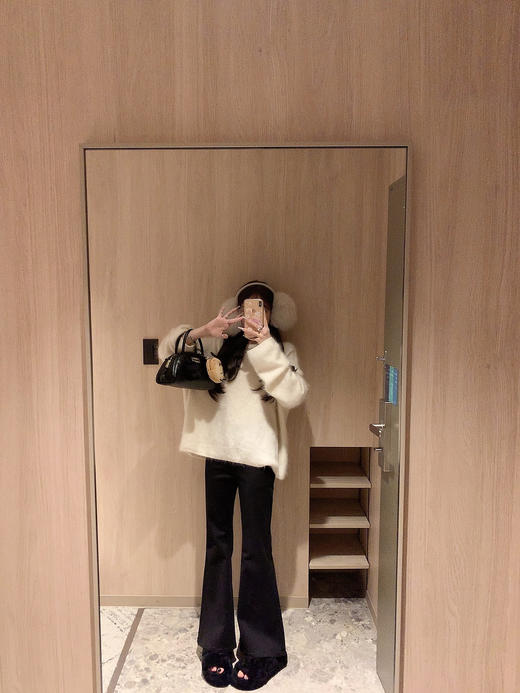 金蘑菇菇 菇式刚需瘦瘦牛 / 弹力包裹感 加绒显瘦黑色牛仔裤 商品图1