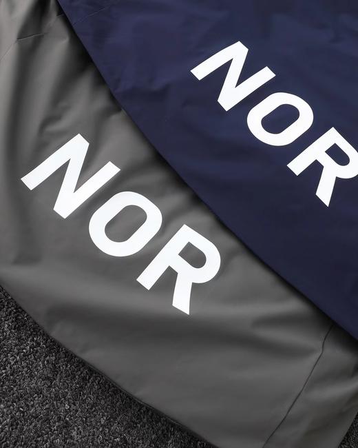 D120805秋冬红硅胶标连帽冲锋衣羽绒服男女同款情侣款 商品图10