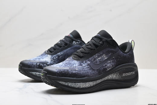 耐克NIKE VOMERO PLUS减震防滑低帮跑步鞋IM6776-060男鞋 商品图3