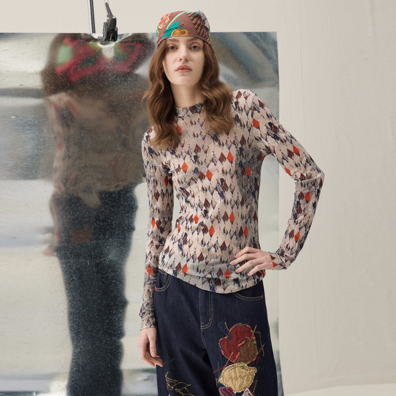 谜底印花弹力打底衫T恤长袖2026春季新品亲肤柔软修身女261MT0002