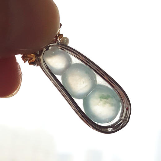 【天然正品】A货翡翠AU750双色金镶钻镶天然细腻飘蓝花冰种福豆翡翠配珍珠吊坠项链35.0*12.6*8.1MM（皆取最大值）链长：45CM（长度可调节）女士261125TJ19 商品图2