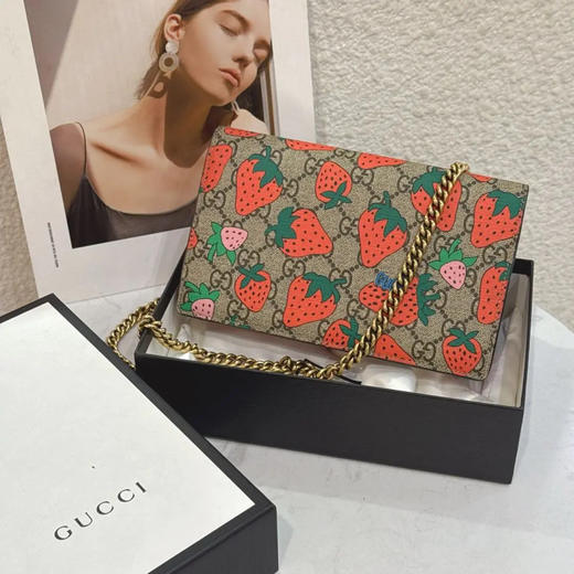 GUCCI Tian 老花拼草莓印花 中号 商品图0