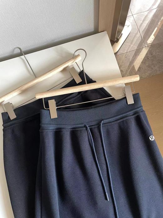 D120846简约舒适高腰抽绳直筒微修身加绒松紧腰半裙 商品图1