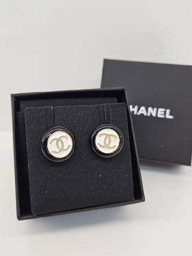 女款鈕扣耳環BA025