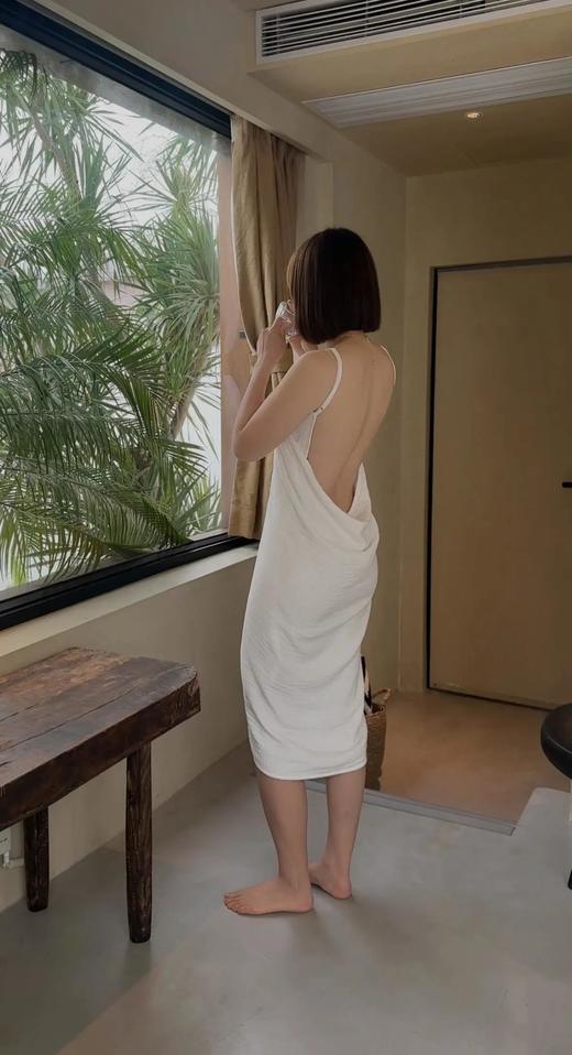 【Aroma Haven韩风吊带露背式浴裙】大露背设计，一条=浴巾+浴袍+吊带睡裙+沙滩巾+空调毯，实用中又透着小性感，真的超贴心WD 商品图7