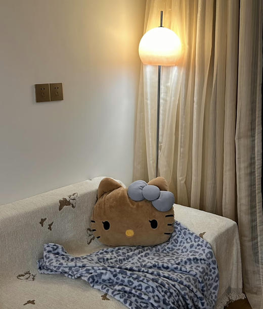 抱枕盖毯二合一！野兽家×Hello kitty联名法兰绒多功毯抱枕毯 居家办公室披肩午睡毯车载玩偶 圣诞新年礼物 商品图9