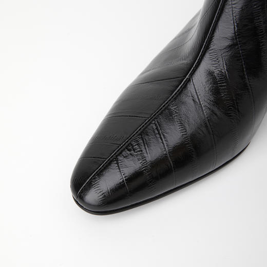 ROMI STUDIO“法式气质”鳗鱼纹压纹牛皮尖头粗跟短靴 RWCWP37277 商品图3