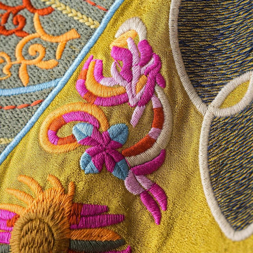 丁摩 黄色重工国潮风刺绣新中式马甲女坎肩独特超好看外穿上衣5ZF-4854 商品图2