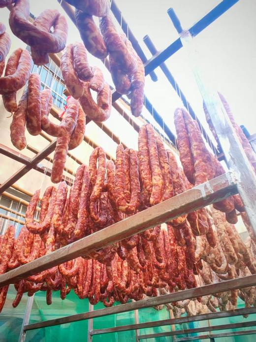 【预售】周五取货：【刘姥爷香肠】一袋450克，纯手工土黑猪肉香肠！现订现做！肥瘦均匀，日晒风干！ 商品图1