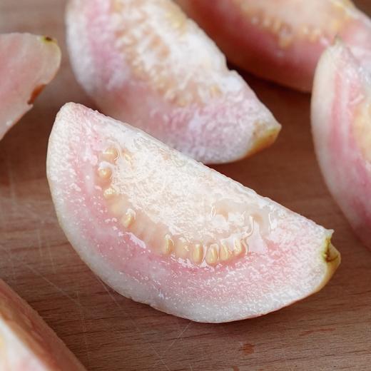 【斌哥优选】樱桃芭乐。秋冬限定的美味。绵密丝滑的奶油口感，个头偏小，是迷你芭乐。收到就软糯的，放冰箱哦 商品图4