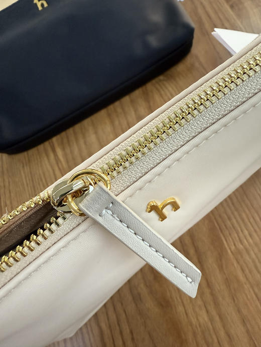 【秒杀价已调 直接拍】哈吉斯 韩国专柜 尼龙斜挎包 商品图8