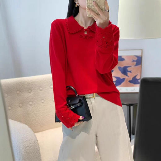 新年战衣羊毛羊绒混纺盘扣小翻领够花镂空羊毛衫 商品图1