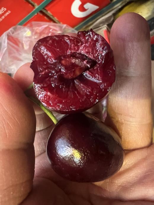 【团购特惠】桑提娜santina车厘子 ！果面干净！ 硬度好，新货浓甜微酸！收货后请放冷藏小段时间再食用，吃多少拿多少，坏果超过10颗以上包售后，轻微裂口，不予售后；介意慎拍~ 商品图8