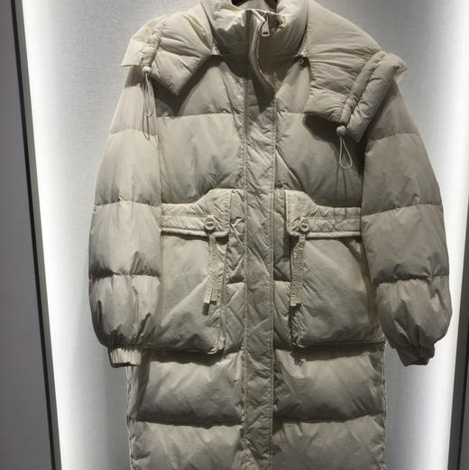 2F阿玛菲羽绒服 商品图0