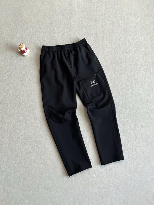 当寒潮席卷山野，加绒软壳裤便是移动的温暖堡垒 商品图4