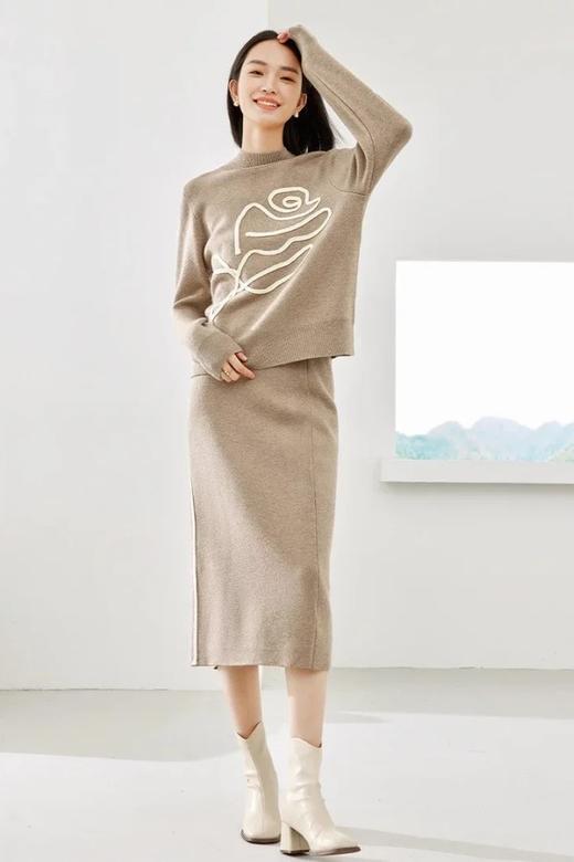 VIMLY/梵希蔓 时尚绣花针织上衣+半裙套装 21681 商品图3