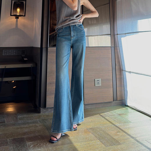 【精品牛仔面料❗️亲肤柔韧质感有型】超模腿微喇叭牛仔裤女25秋冬款加绒高腰四面弹修身拖地港风显瘦直。jb 商品图0