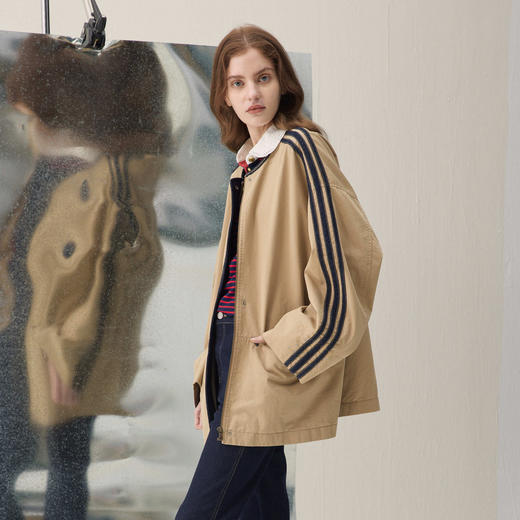 谜底撞色风衣长袖2026春季新品轻便茧型拼接无领百搭女261ME0025 商品图1