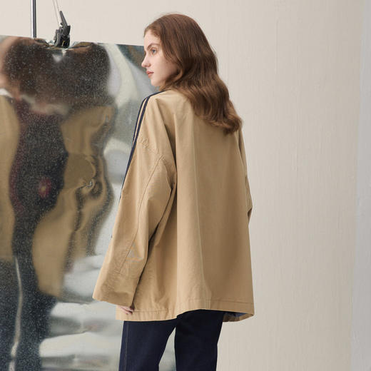 谜底撞色风衣长袖2026春季新品轻便茧型拼接无领百搭女261ME0025 商品图2