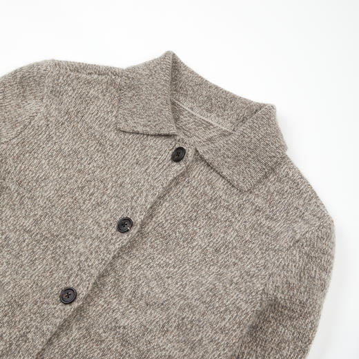 ROMI STUDIO“老钱腔调”丝光羊毛混纺牛角扣开襟毛衫 RWCWSG7200 商品图3