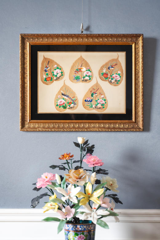 【已售】独角鹿西洋古董19世纪中国清代出品鎏金精雕外框装裱菩提叶彩绘工笔画五件套《花鸟果实》 商品图2