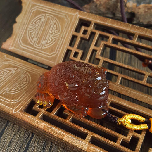 【天然正品】天然无杂裂瑞兽（招财纳福）墨西哥蓝珀吊坠项链37.1*25.5*33.5MM（皆取最大值）中性251125NJS24 特价 商品图2