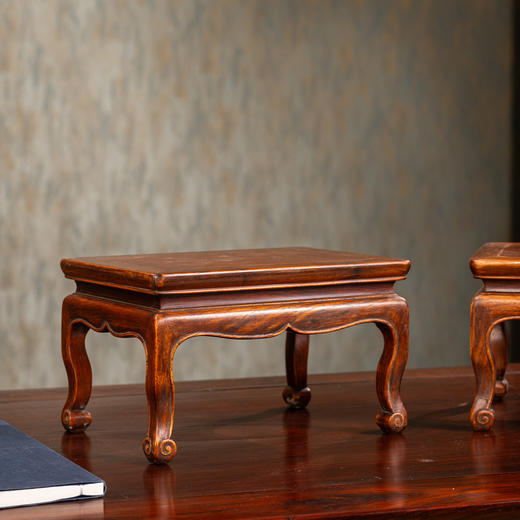 清	黄花梨束腰三弯腿器座（一对） 商品图1