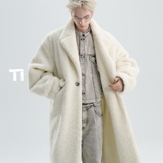 启世录TIWILLTANG“奢寂窒逆”柔栖蓬绒暖茧绵穹稚茸轮廓云域大衣 商品图4