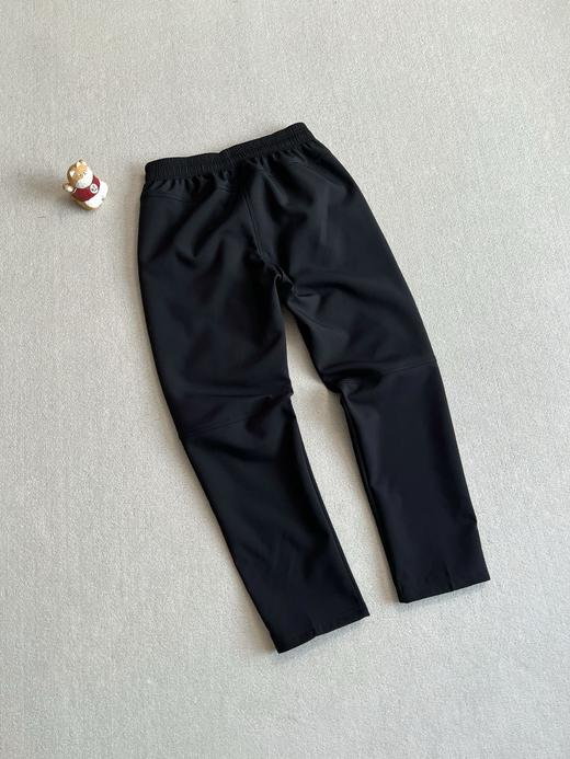 当寒潮席卷山野，加绒软壳裤便是移动的温暖堡垒 商品图1