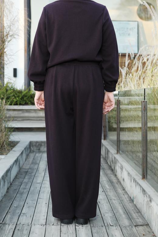 现货速发！【💜酱紫休闲套装】一穿即瘦，拉链半高领+直筒神裤，松紧袖口防风 & 上衣松紧下摆可调节，休闲显瘦两件套，可单拍可成套~可内搭，可外穿。适合10度~十几度温度，再冷要加外套 商品图5