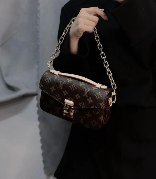 二店y 【不退换】 全钢五金，芯片款 春节战包， 驴家 小号邮差包，双肩带 商品图8