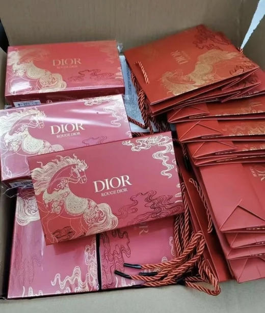 迪奥新年马年限定！惊艳细管口红五件套1.6g×5支 漆光226-120-390-168-550 礼盒礼袋 商品图11