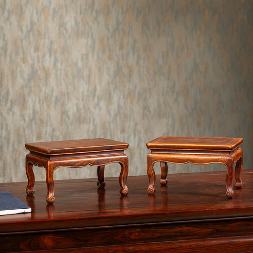 清	黄花梨束腰三弯腿器座（一对） 商品图0