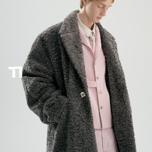 启世录TIWILLTANG“奢寂窒逆”柔栖蓬绒暖茧绵穹稚茸轮廓云域大衣 商品图1