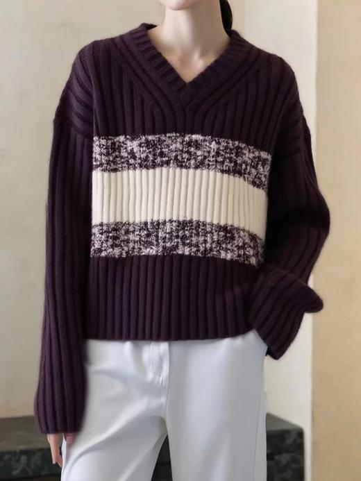 D120879复古气质拼色条纹小V领落肩宽松坑条加厚针织毛衣 商品图8