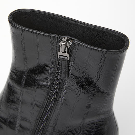 ROMI STUDIO“法式气质”鳗鱼纹压纹牛皮尖头粗跟短靴 RWCWP37277 商品图4