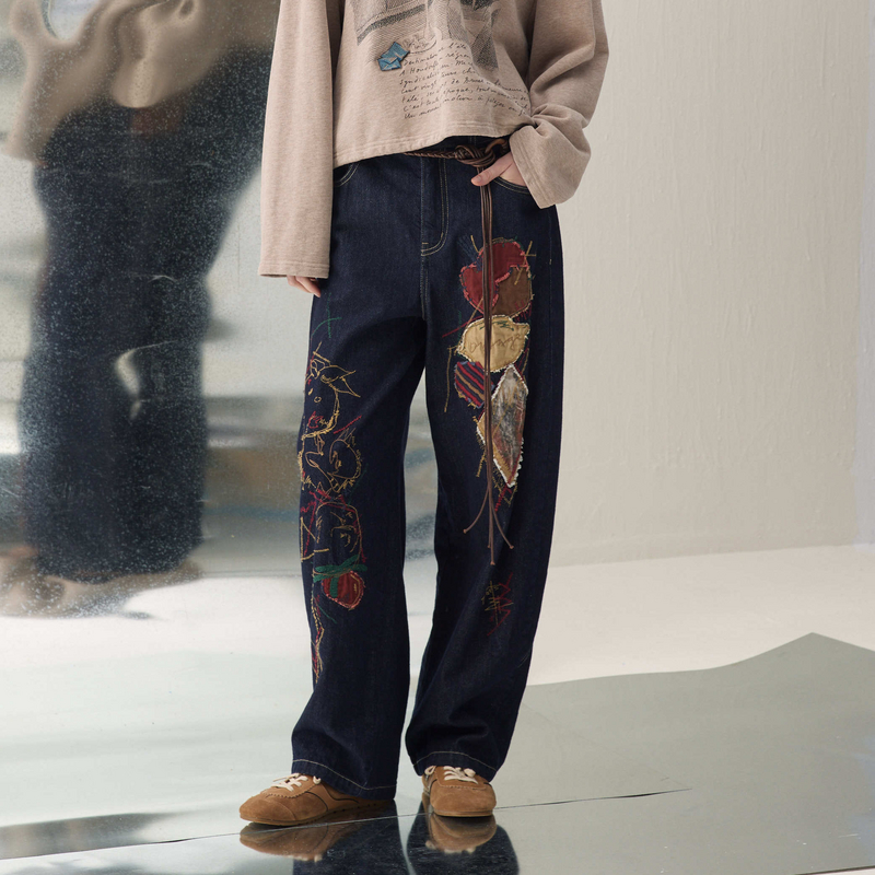 谜底香蕉裤长裤2026年春季新品显腿长贴布绣花牛仔裤女261MJ0018