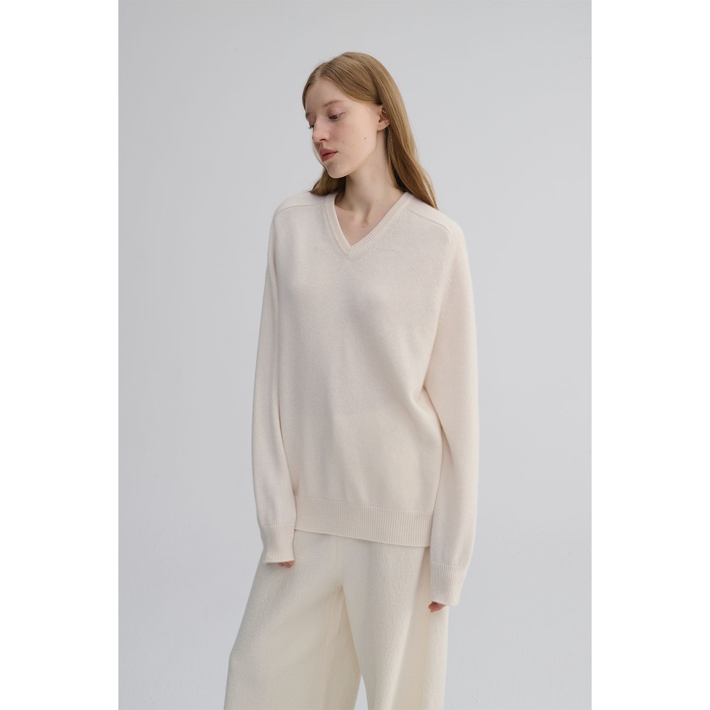 MAISON CECILE三色|高克重全羊绒V领宽松松弛感毛衣