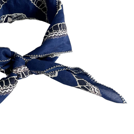 谜底方巾2026春季新品航海风深蓝底色氛围感头巾丝巾女261MQ0407 商品图3