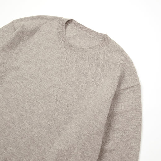 ROMI STUDIO”高支数羊绒羊毛“细腻柔软宽松灰套头毛衫 RWCASU6754 商品图3