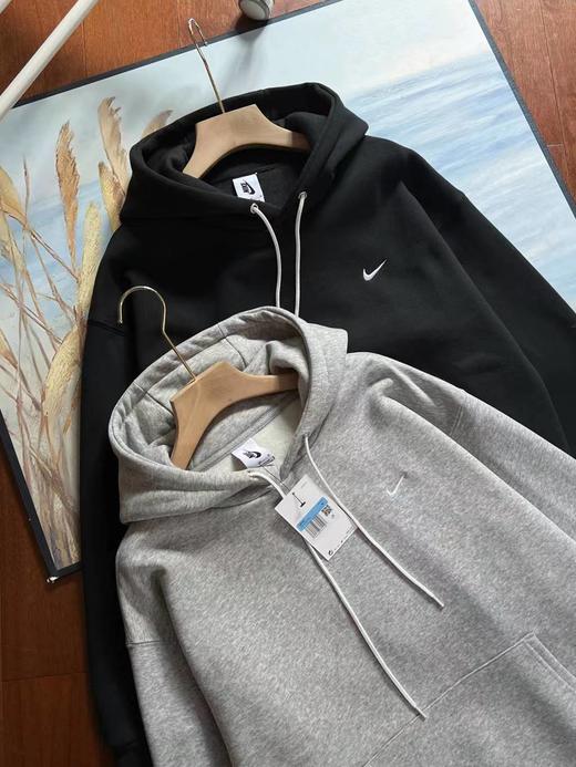 D120859加绒小logo刺绣小勾休闲潮流套头帽衫 商品图1