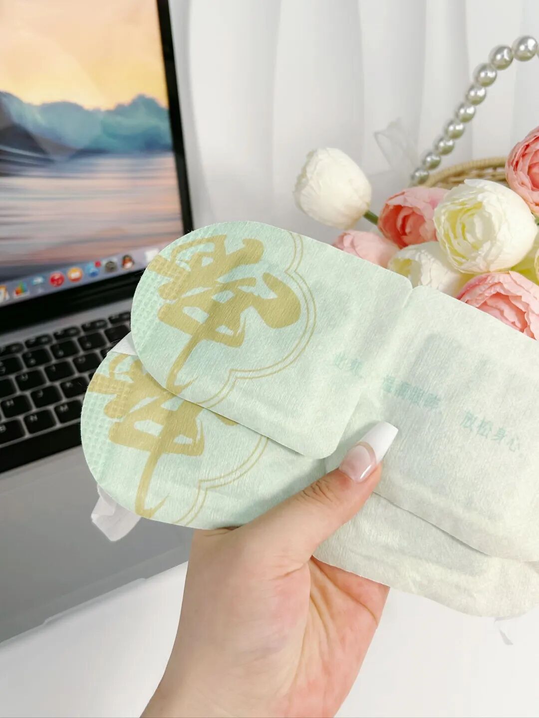 民沁堂草本眼罩，云端般轻柔的感觉，让工作和压力如释重负