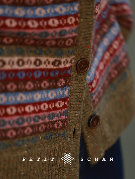 PETIT SCHAN小闪 CLO#992 Bonfire on a Snowy Night 雪夜篝火 羊毛复古提花费尔岛开衫 商品图4