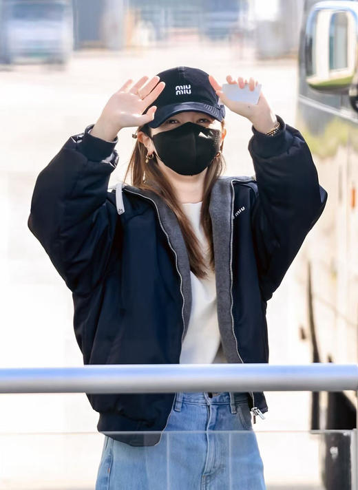 129-2 颖宝/刘浩存 渠道圆正 565款 Miu双面穿男女同款 尼龙/摇粒绒 飞行员夹克外套 商品图3