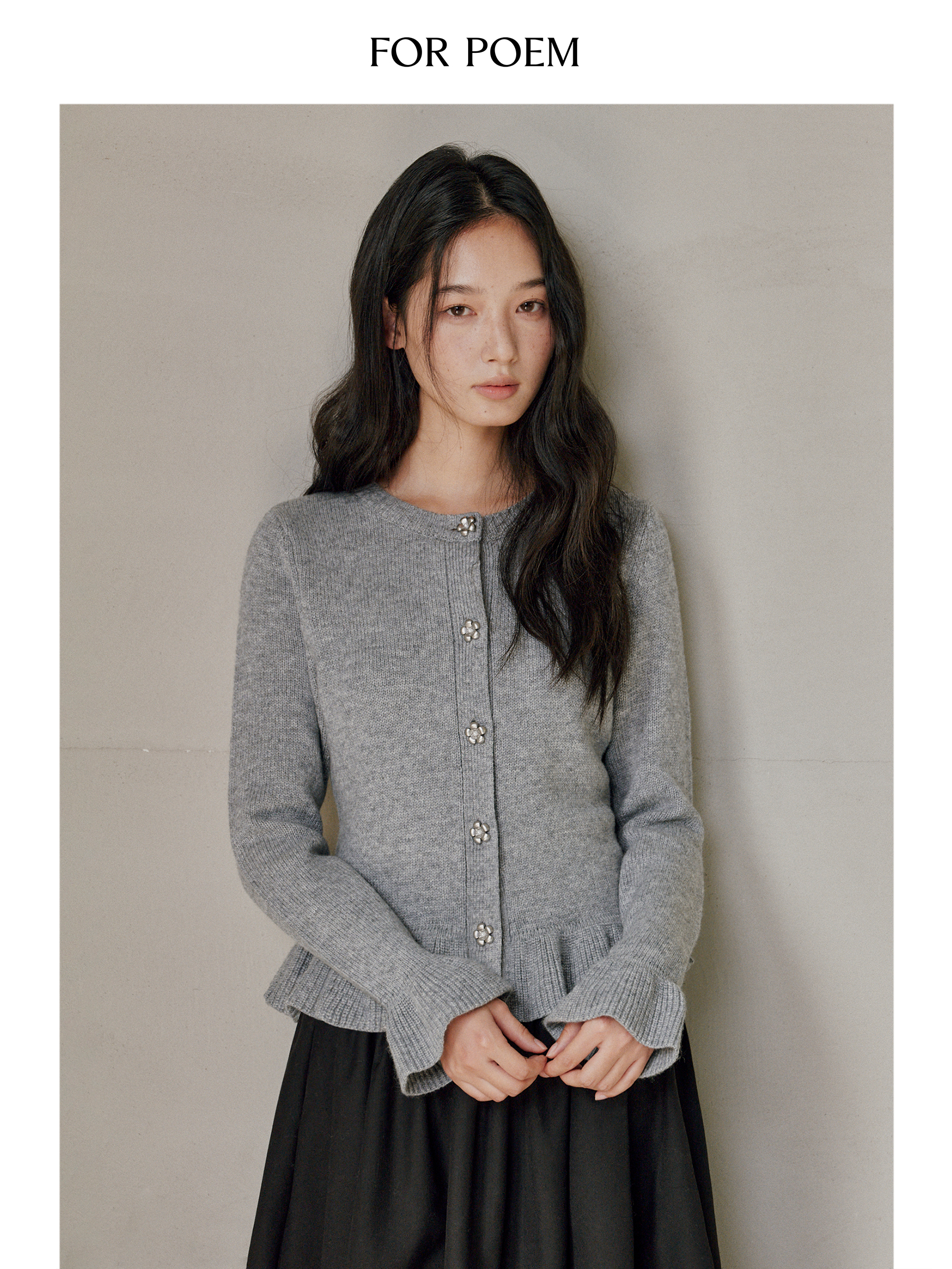 ForPoem 25/FW 原创设计荷叶边花朵扣灰色气质针织羊毛开衫外套