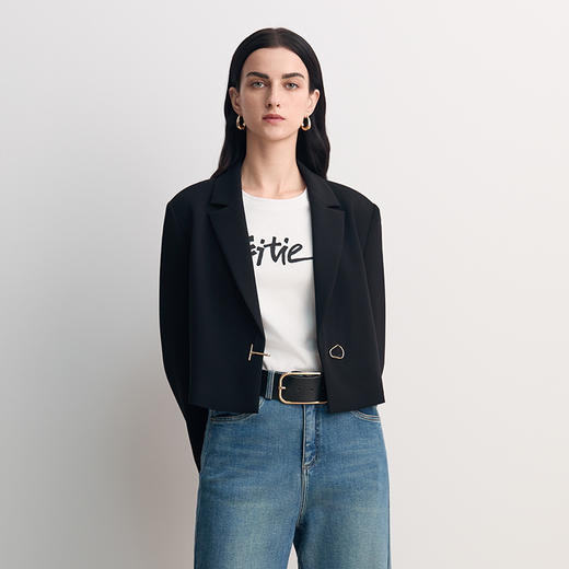 EITIE爱特爱摩登时尚单颗金属钩扣精致短款西装外套8503210 商品图2